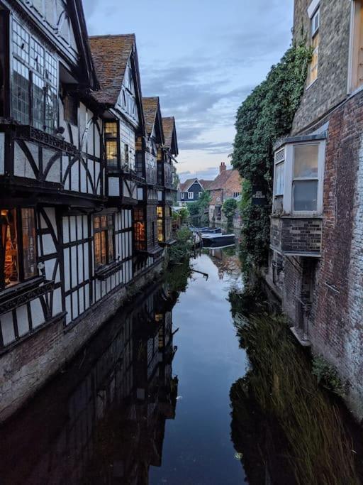 Apartment 6 At Number 8: City Centre, 1 Bedroom, Sofa Bed In Lounge Canterbury Buitenkant foto