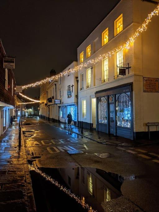 Apartment 6 At Number 8: City Centre, 1 Bedroom, Sofa Bed In Lounge Canterbury Buitenkant foto