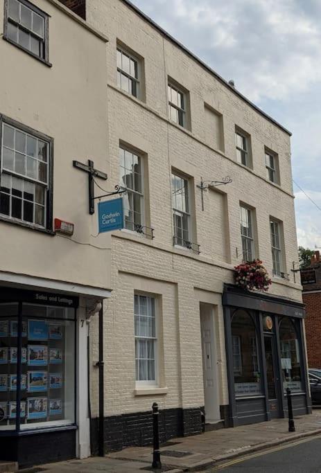 Apartment 6 At Number 8: City Centre, 1 Bedroom, Sofa Bed In Lounge Canterbury Buitenkant foto