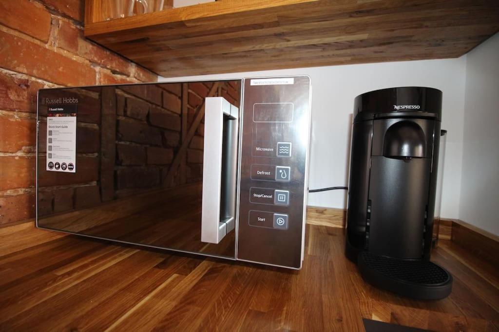 Apartment 6 At Number 8: City Centre, 1 Bedroom, Sofa Bed In Lounge Canterbury Buitenkant foto