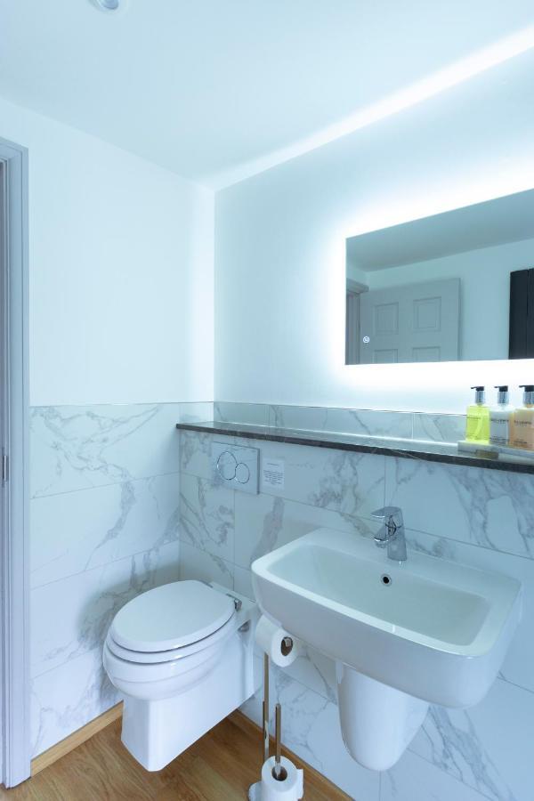 Apartment 6 At Number 8: City Centre, 1 Bedroom, Sofa Bed In Lounge Canterbury Buitenkant foto